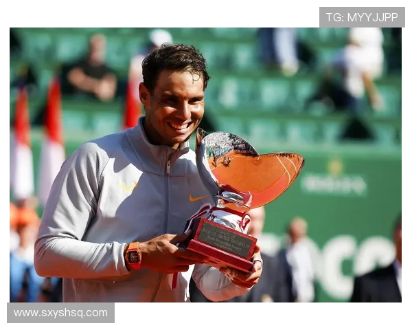 网球大师赛：纳达尔时隔三年再度夺冠 复苏之路引发全球关注